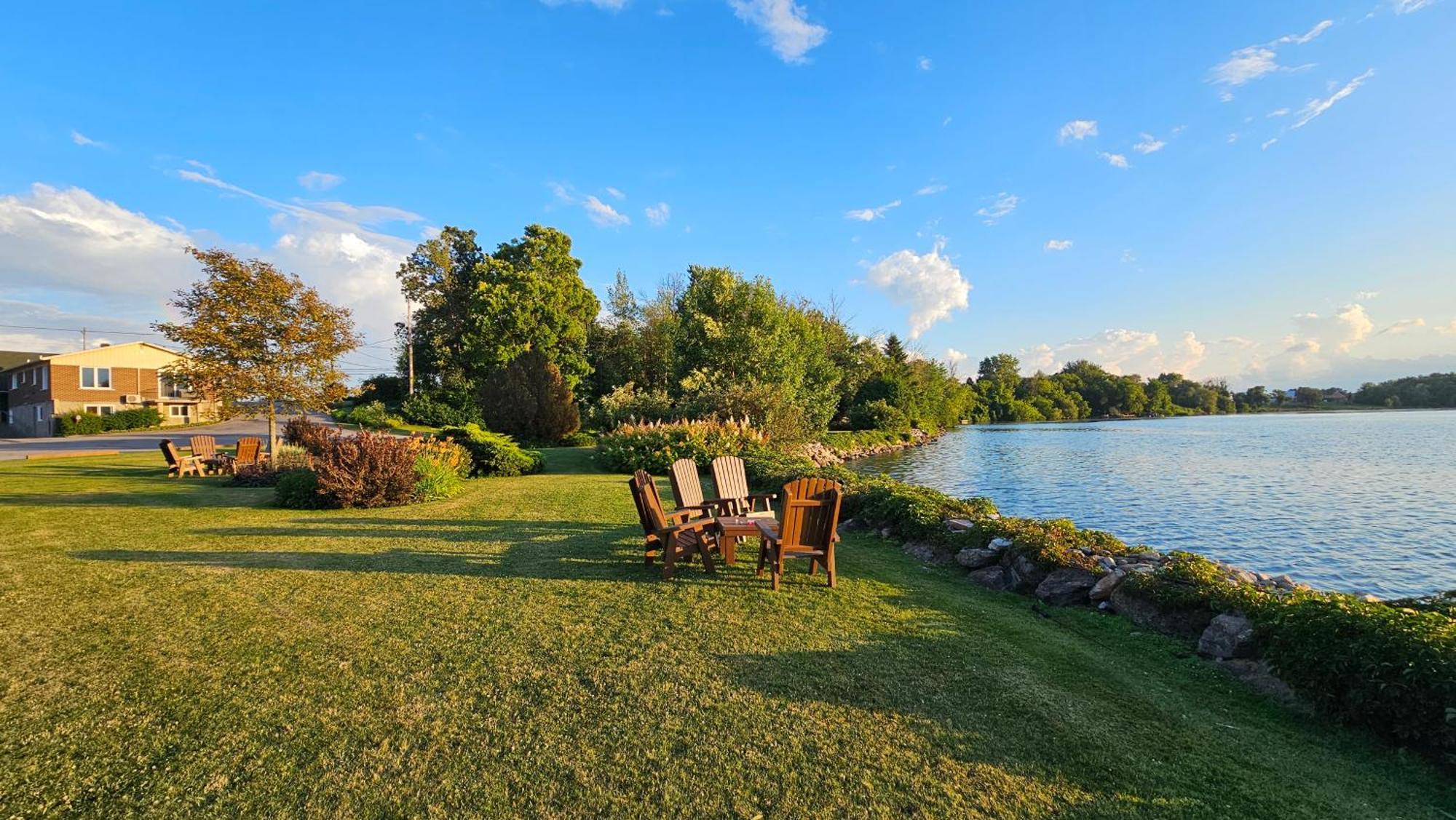 Hotel Oasis Lac St-Louis Salaberry-de-Valleyfield Exterior foto