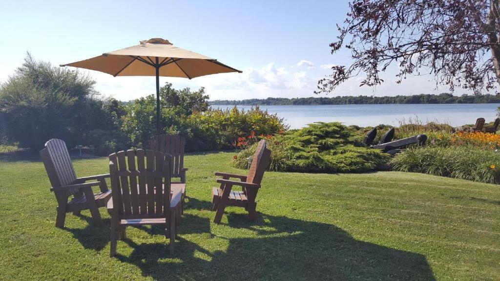 Hotel Oasis Lac St-Louis Salaberry-de-Valleyfield Exterior foto