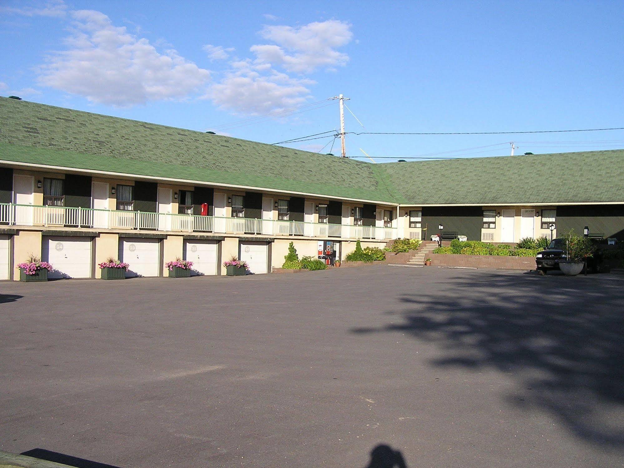 Hotel Oasis Lac St-Louis Salaberry-de-Valleyfield Exterior foto